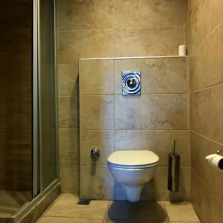 Elmas Hotel 2*